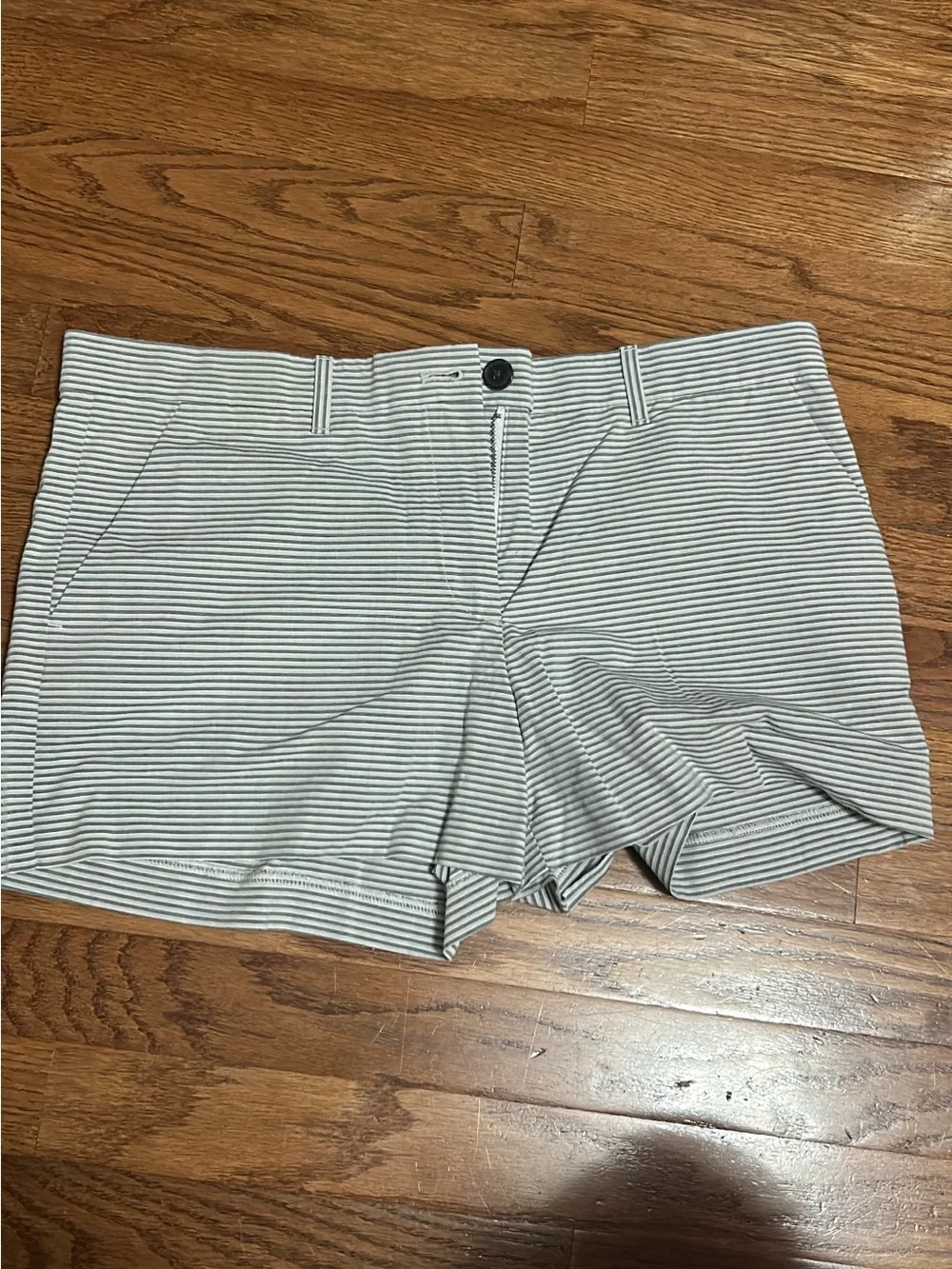 GAP Women's Striped Shorts in Light Gray and White